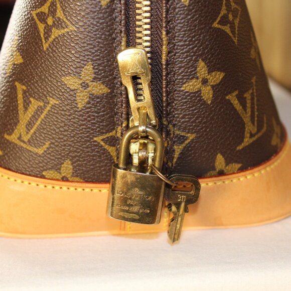 Louis Vuitton Vintage Monogram Alma Handbag - Picture 2 of 9